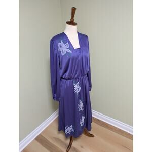 Vintage 70s Dress Size Small Wrap Purple Floral Flower Dress